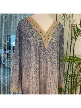 CROCHETED TRIM BLOUSE NWOT